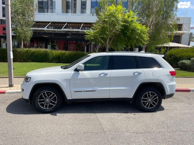 מודעת רכב ג'יפ גרנד צ'ירוקי