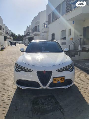 מודעת רכב אלפא רומיאו סטלביו
