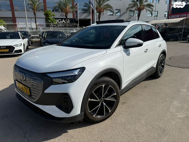 מודעת רכב אאודי Q4 e-tron