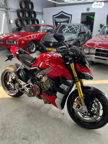 דוקאטי סטריטפייטר V4s