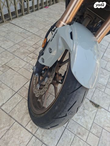 הונדה CB125R