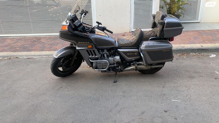 מודעת רכב הונדה GL1200 גולד-ווינג