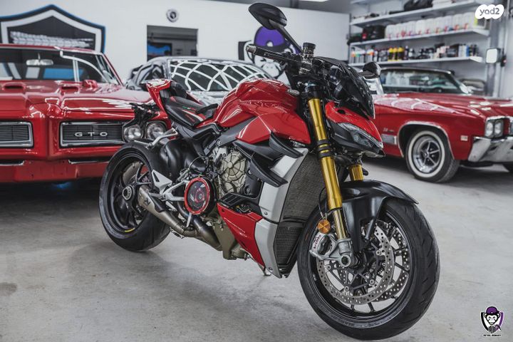 דוקאטי סטריטפייטר V4s