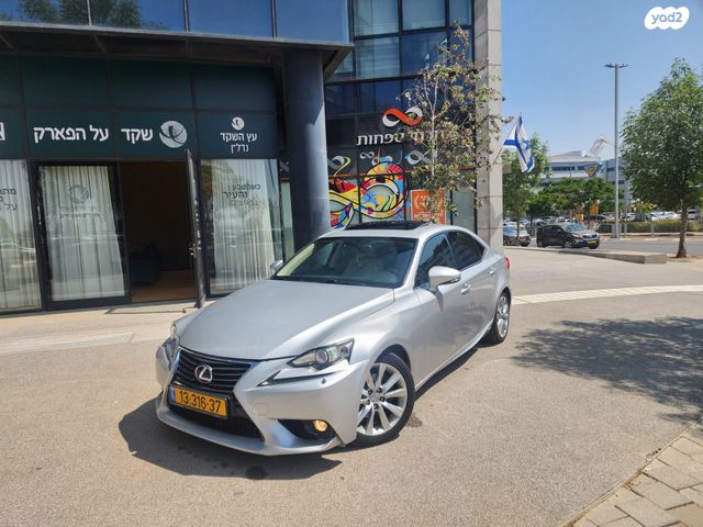 מודעת רכב לקסוס IS