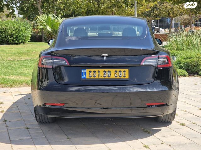 טסלה מודל 3