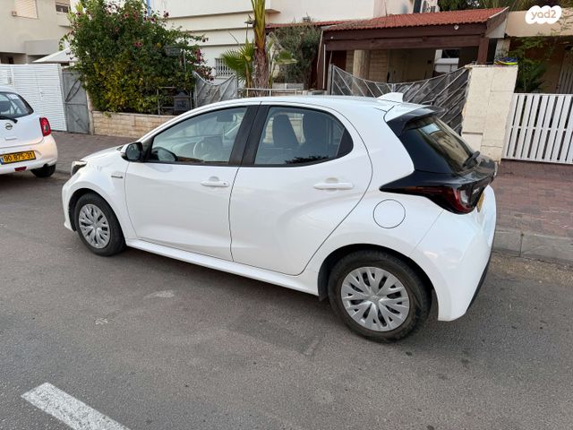 טויוטה יאריס