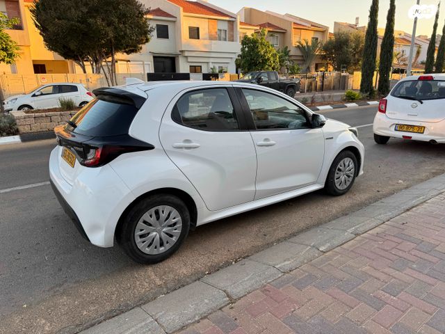 טויוטה יאריס