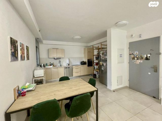 שדרות יצחק שמיר 11