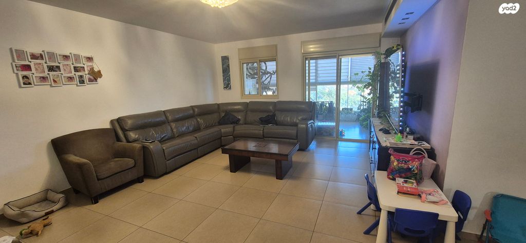 דירה, חובבי ציון 11, שכונת האוצר, חדרה