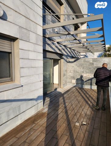 דירה, חליל 1, המוזיקה, שדרות