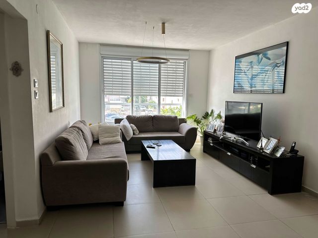 אירוס הארגמן 4