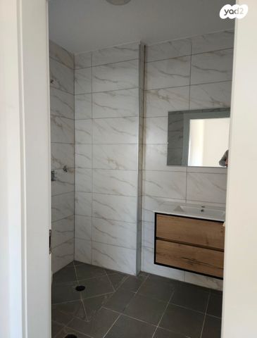 דירה, חליל 1, המוזיקה, שדרות