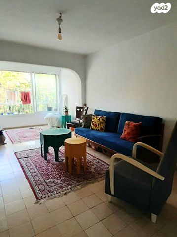 שדרות ג'יימס דה רוטשילד 63