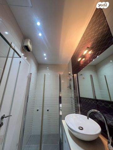 דירה, קרן היסוד 11, מרכז העיר, סביניה, הוותיקה, קרית ביאליק