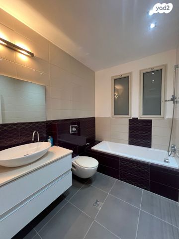 דירה, קרן היסוד 11, מרכז העיר, סביניה, הוותיקה, קרית ביאליק