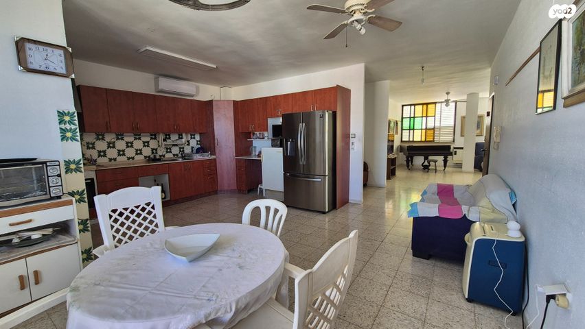 גג/ פנטהאוז, ברטנורא, המרכז השקט / מרכז העיר, פתח תקווה