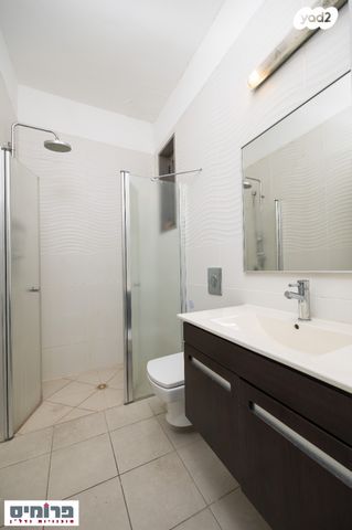 דירה, גרשון אבנר, ארמון הנציב, תלפיות מזרח, ירושלים