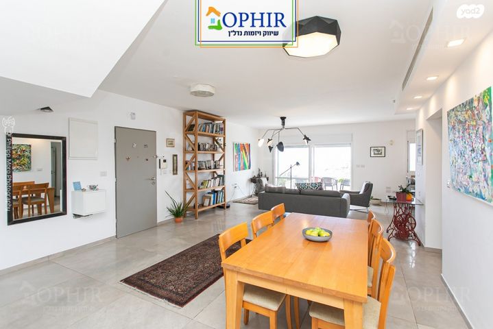 גג/ פנטהאוז, מורד הזמיר, אחוזה, חיפה