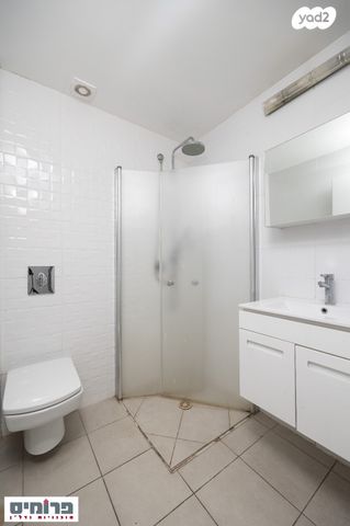 דירה, גרשון אבנר, ארמון הנציב, תלפיות מזרח, ירושלים