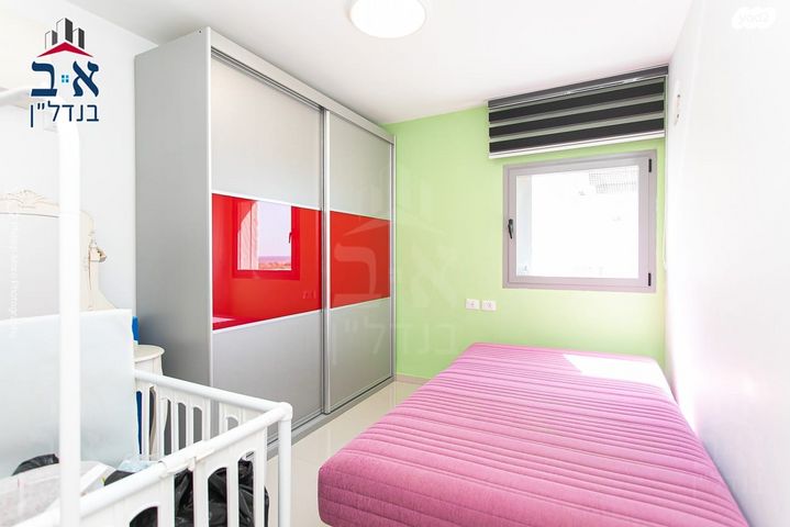 דירה, אריאל שרון, טירת כרמל