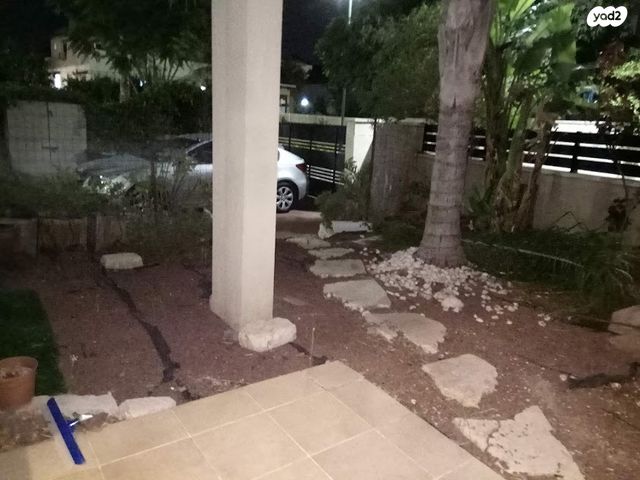 דו משפחתי, ד"ר אבא אחימאיר 32, רשפים, גדרה