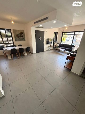 חסיה המיילדת 