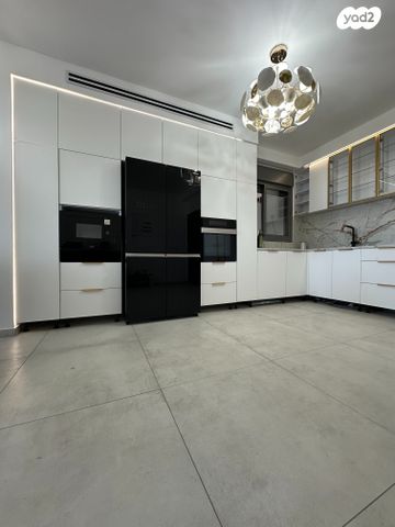 אלכסנדר פן 9