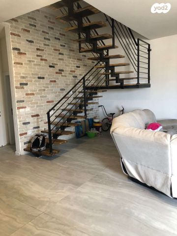 דו משפחתי, עתלית