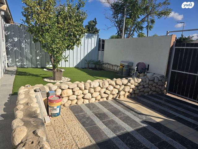 דו משפחתי, אופקים