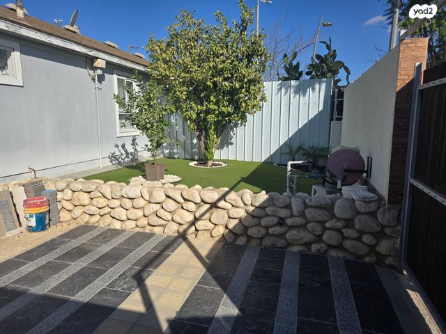 דו משפחתי, אופקים