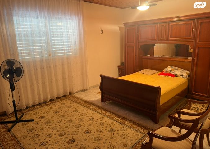 דו משפחתי, בתרא, קצרין