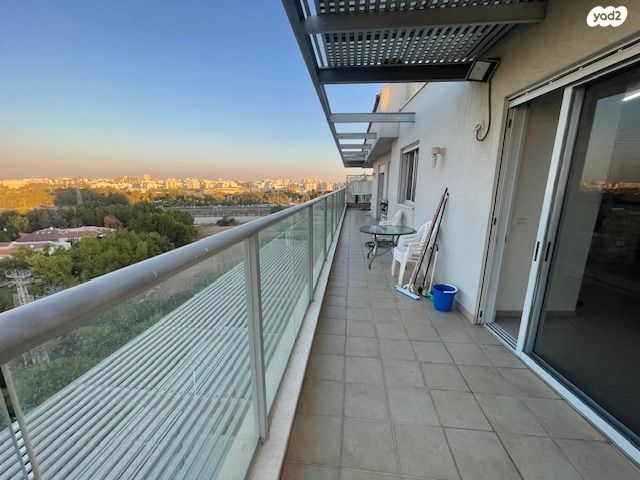 גג/ פנטהאוז, פנחס רוזן, הרצליה ב', הרצליה