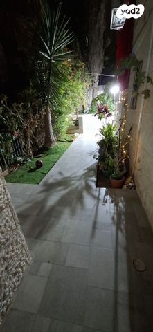 דו משפחתי, פסגת זאב, ירושלים