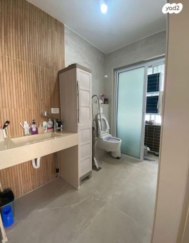 דירה, שדרות הרב עובדיה יוסף 8, אחיסמך, לוד