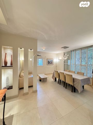 דירה, הרב חרל"פ, הר שלום, בני ברק