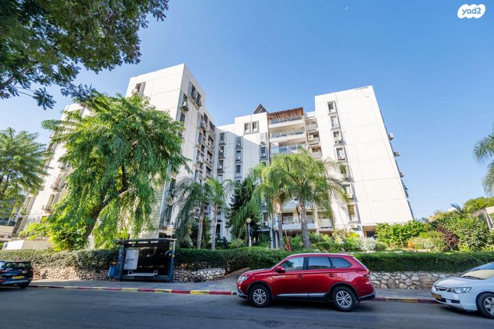 דירה, בנימין מינץ, שיכון מפ"ם, פתח תקווה