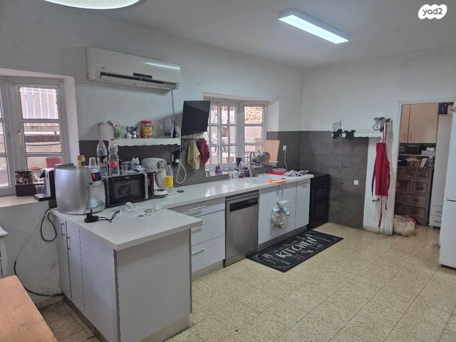 דו משפחתי, שערי תקווה