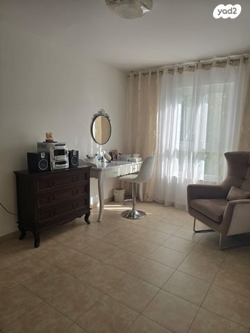 דו משפחתי, אופקים