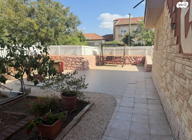 דו משפחתי, בתרא, קצרין