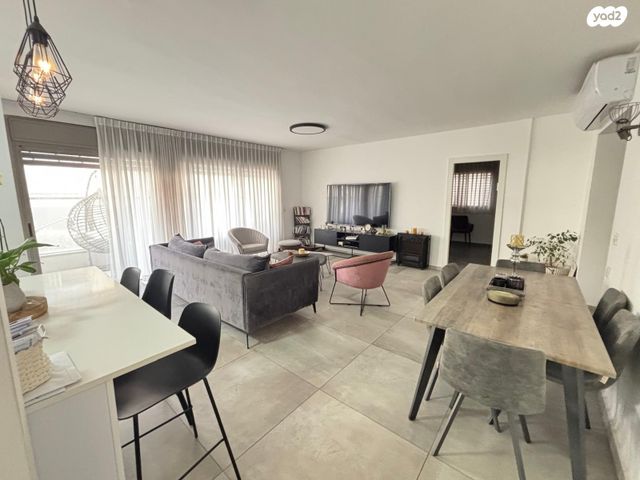 דירה, הדר, רמת השרון