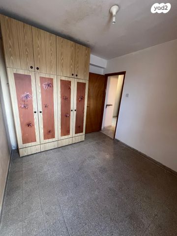 דירה, גבעת חן, בנימינה גבעת עדה