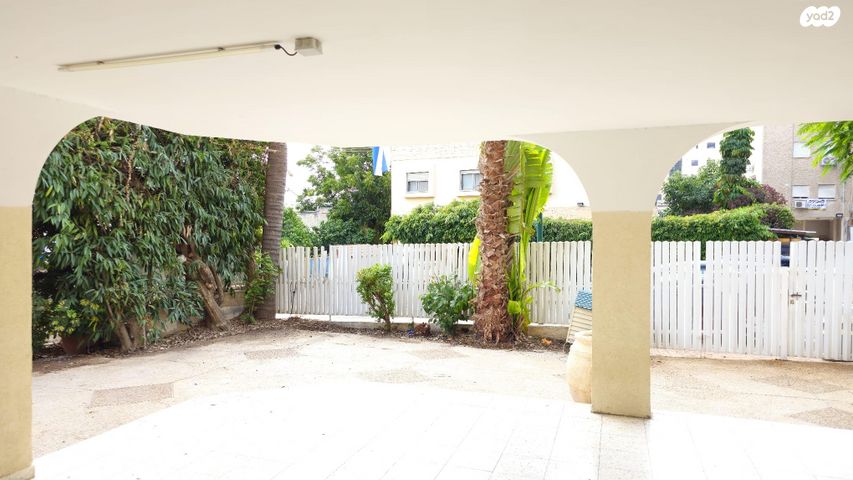 טריפלקס, ארלוזורוב, מרכז העיר, קרית אתא