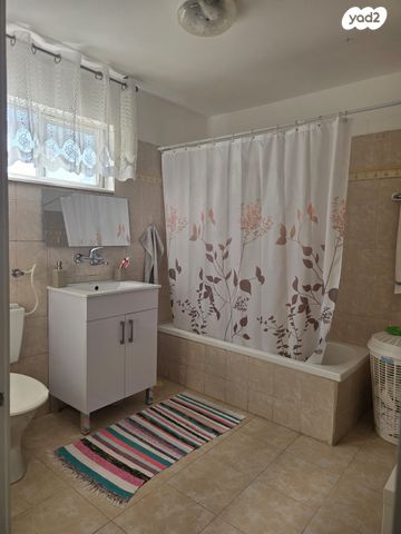 דו משפחתי, אופקים