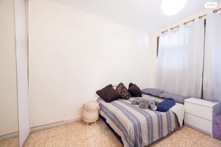 דירה, בנימין מינץ, שיכון מפ"ם, פתח תקווה