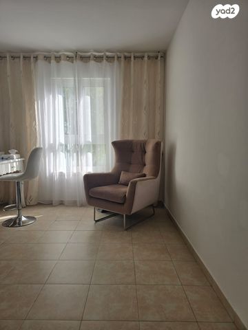 דו משפחתי, אופקים