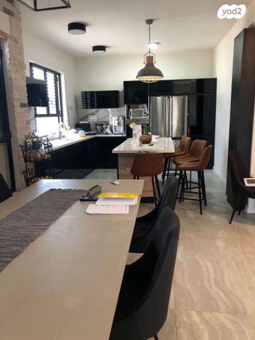 דו משפחתי, עתלית