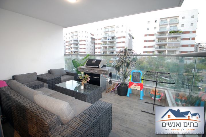 דירה, אהבת אדם, שרונה, כפר יונה