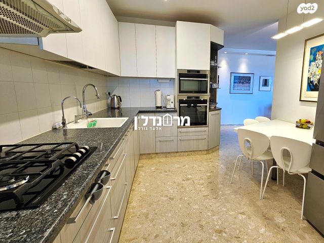 דירה, התנאים, נווה אמירים, הרצליה