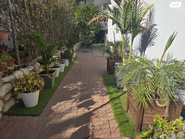 דו משפחתי, אופקים