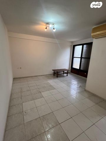 דירה, גבעת חן, בנימינה גבעת עדה